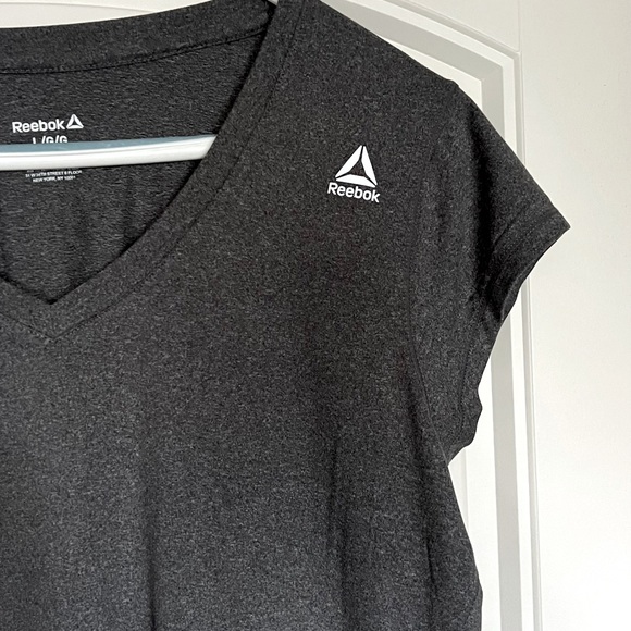 🍓 2 for $13 NWOT. Reebok shirt in grey. 1 Size L/G & 1 M - Picture 2 of 6